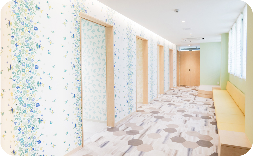 院内待合スペースの様子