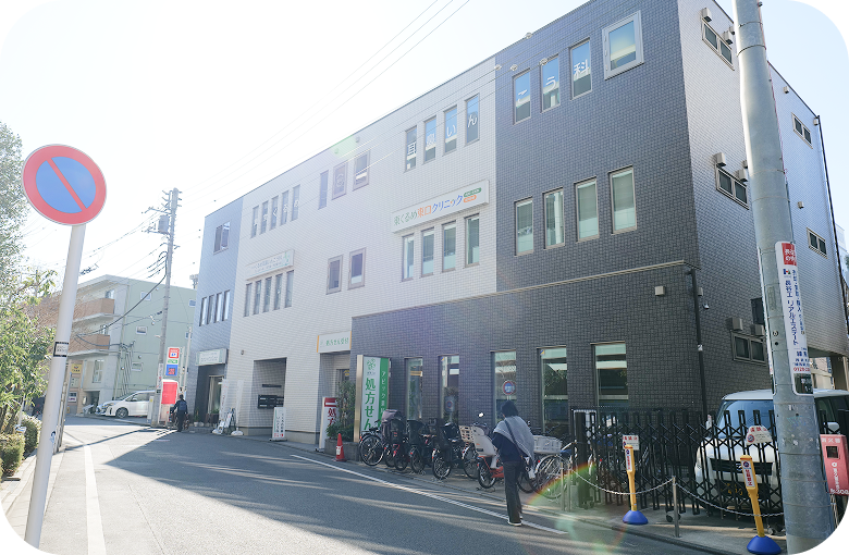 東くるめ東口クリニックが入っている建物の外観。エレベーターで2階へ上がる