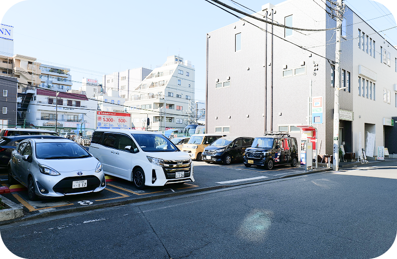 クリニック隣の駐車場