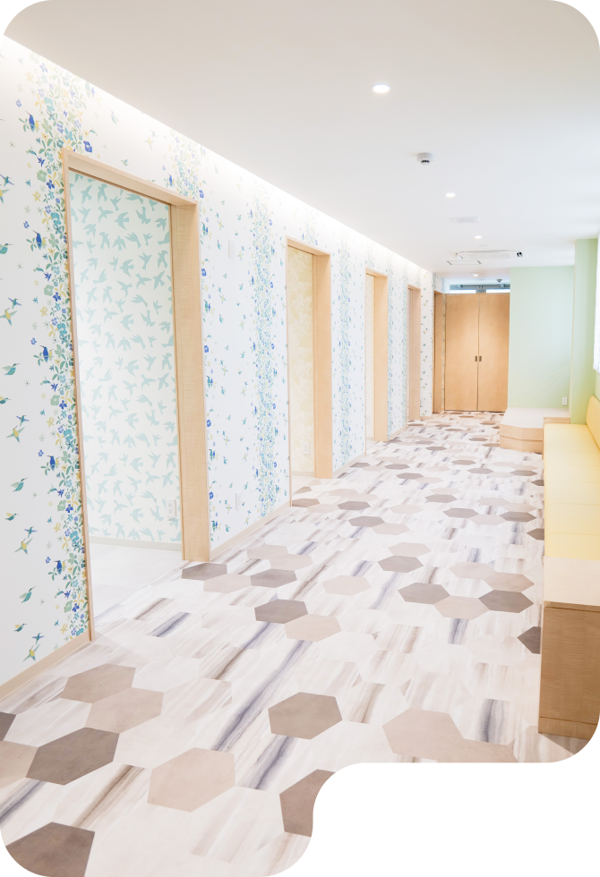 明るく清潔感のある院内空間のイメージ